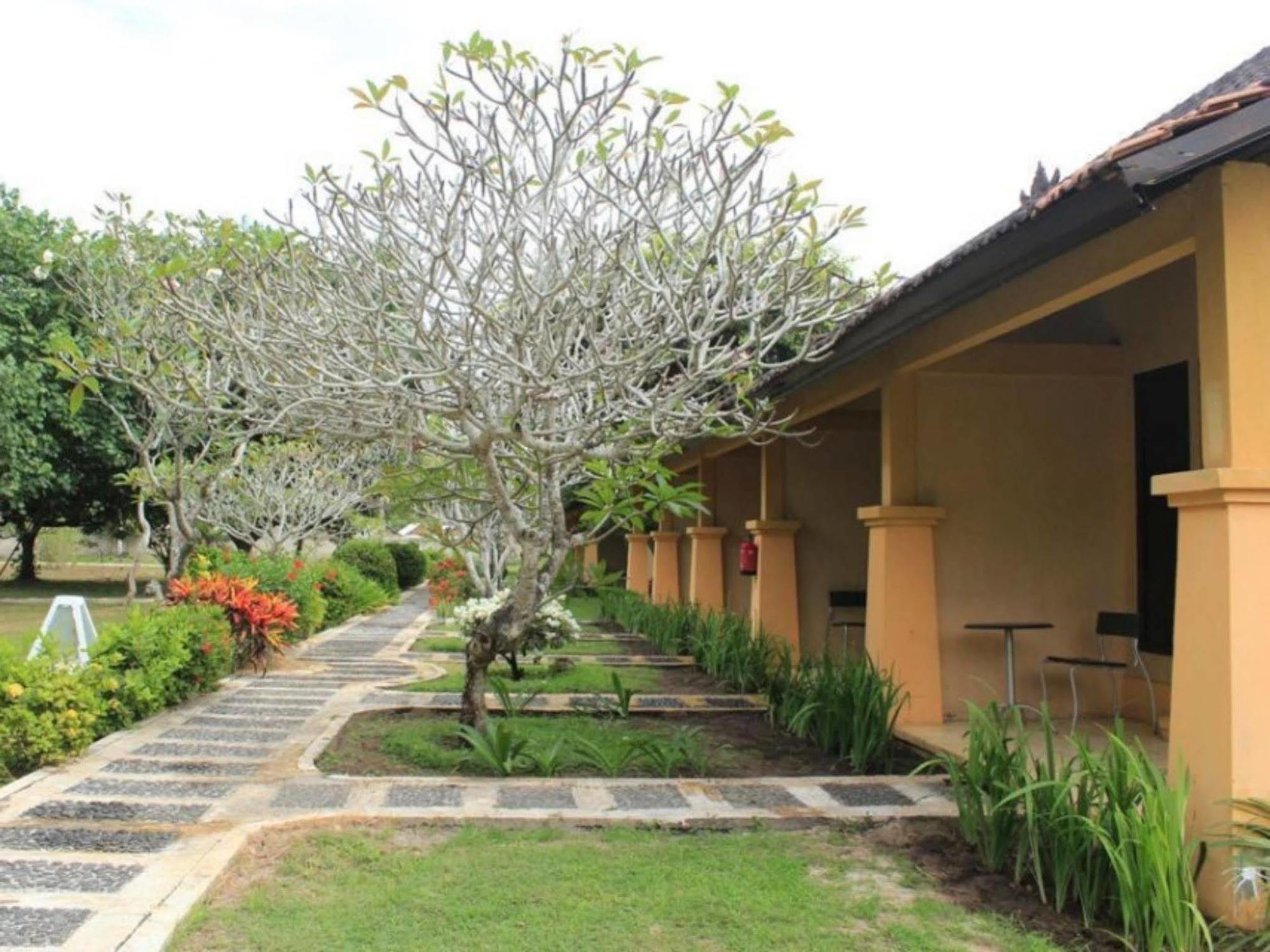 Tastura Beach Hotel Kuta  Exterior foto